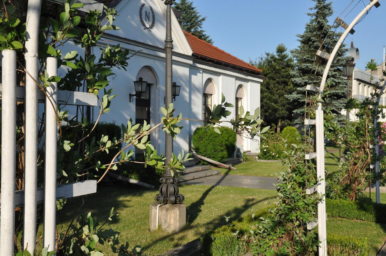 Hotel "Zajazd Napoleonski" Varsovia Exterior foto